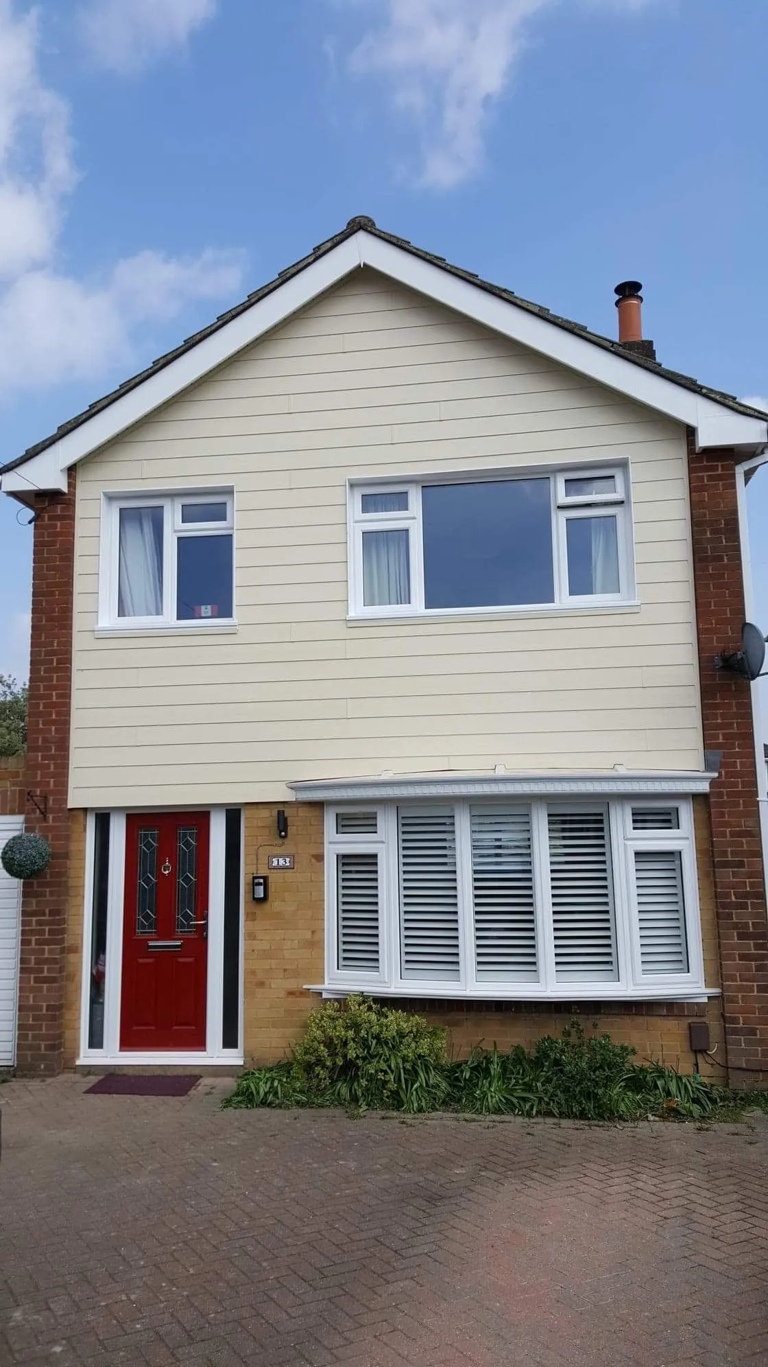 White uPVC double glazed bay window fitted to a Portsmouth home by Everglaze Window Solutions